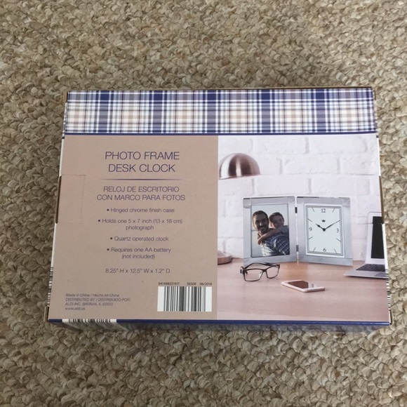 NIB! Photo Frame Desk Clock - Picture 3 of 4